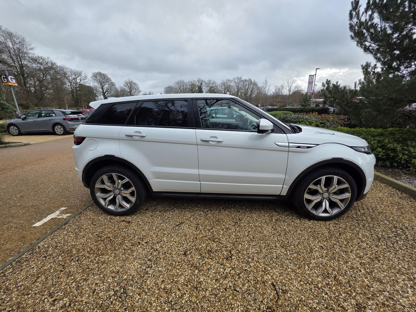 Range Rover Evoque Autobiography 2.0 TD4 Auto photo 3